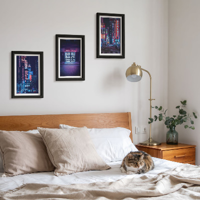 Ensemble de 3 tableaux Ville nocturne avec des néons et une entrée de cinéma