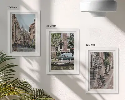 Ensemble de 3 tableaux représentant une vue paisible de bâtiments urbains