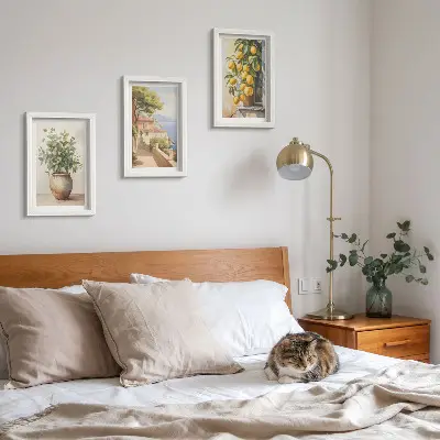 Ensemble de 3 tableaux représentant des fleurs dans un vase avec vue sur la mer et des citrons