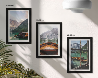 Mur de cadres Lac de montagne avec un bateau et des maisons en bois
