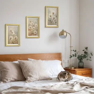 Lot de 3 tableaux représentant des pissenlits blancs sur fond de couleurs vives