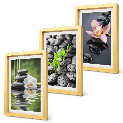Ensemble de 3 tableaux Une paisible composition zen de pierres et de fleurs sur l'eau