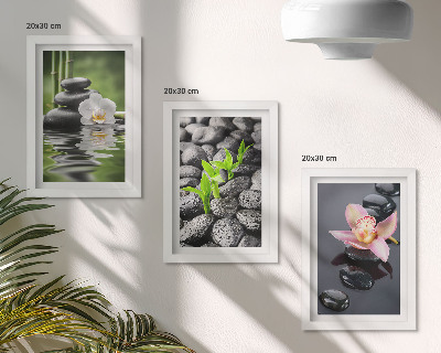 Ensemble de 3 tableaux Une paisible composition zen de pierres et de fleurs sur l'eau