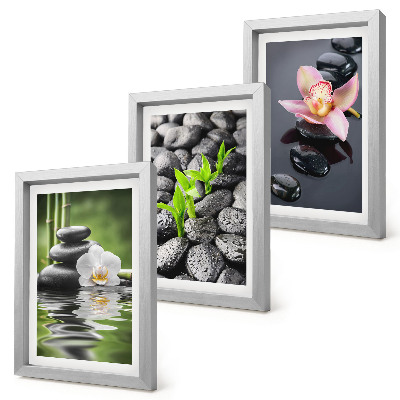 Ensemble de 3 tableaux Une paisible composition zen de pierres et de fleurs sur l'eau