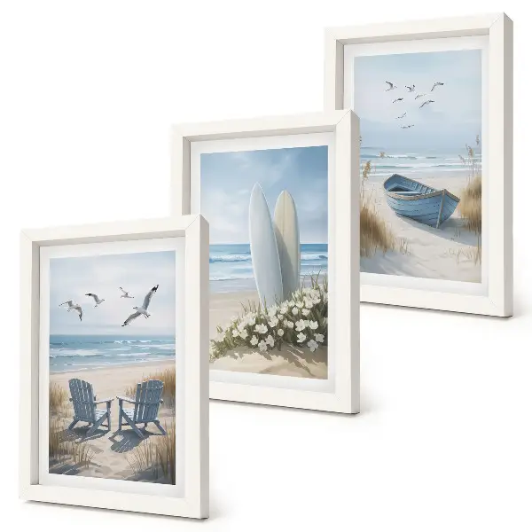 Ensemble de 3 tableaux représentant une plage avec des planches de surf, des bateaux et des oiseaux