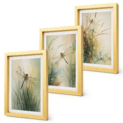 Mur de cadres herbes peintes avec des libellules au-dessus de l'eau