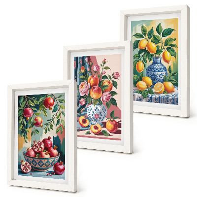 Mur de cadres Fleurs et fruits peints dans des vases