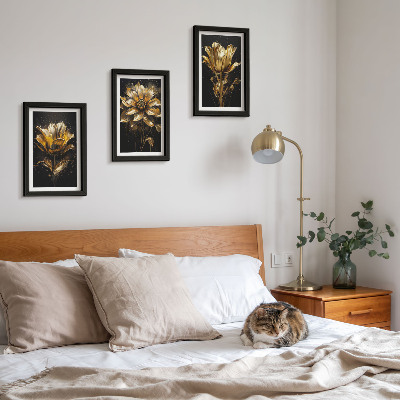 Lot de 3 tableaux Fleurs dans des tons de jaune sur fond sombre