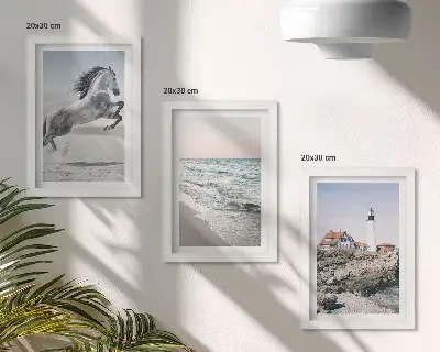 Ensemble de 3 tableaux chevaux en mouvement sur la plage avec phare et vagues