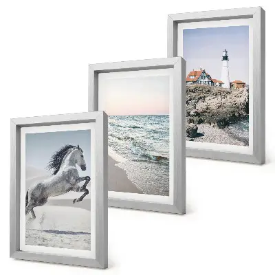 Ensemble de 3 tableaux chevaux en mouvement sur la plage avec phare et vagues