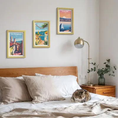 Ensemble de 3 tableaux représentant des villes italiennes et des paysages balnéaires rétro