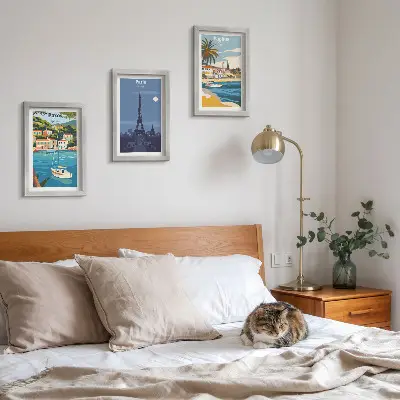 Lot de 3 tableaux représentant des villes côtières et leur architecture