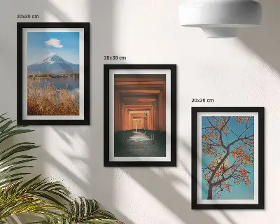 Ensemble de 3 tableaux représentant des paysages, la nature et l'architecture du Japon et de l'Asie