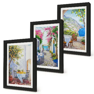 Mur de cadres rues charmantes bordées de plantes fleuries avec vue sur la mer
