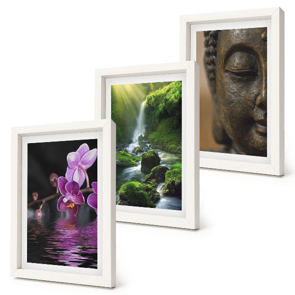 Mur de cadres Fleurs dans une cascade avec des rochers verts Bouddha