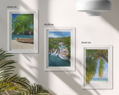 Mur de cadres Plage tropicale avec bateau, cascades et palmiers