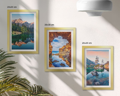Mur de cadres Lacs de montagne avec reflets dans l'eau et les rochers