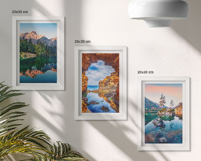 Mur de cadres Lacs de montagne avec reflets dans l'eau et les rochers