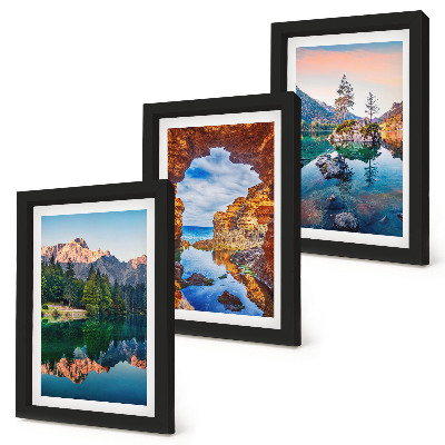 Mur de cadres Lacs de montagne avec reflets dans l'eau et les rochers