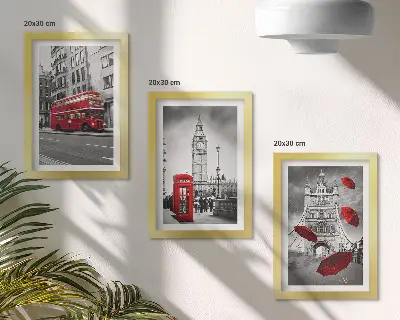 Lot de 3 tableaux représentant des bâtiments londoniens célèbres avec des touches de rouge