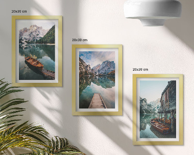 Lot de 3 tableaux Un lac de montagne avec des bateaux et une cabane en bois