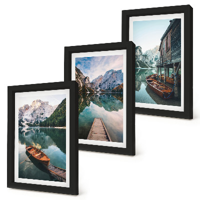 Lot de 3 tableaux Un lac de montagne avec des bateaux et une cabane en bois