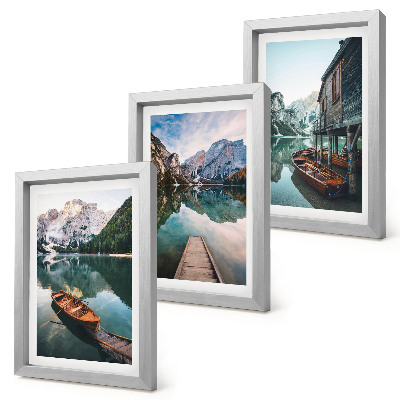 Lot de 3 tableaux Un lac de montagne avec des bateaux et une cabane en bois