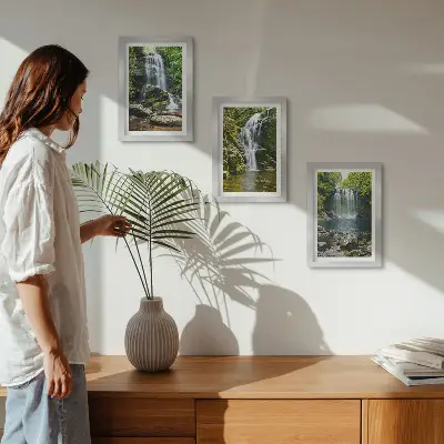 Ensemble de 3 tableaux représentant des cascades dans un cadre verdoyant avec des pierres et de l'eau
