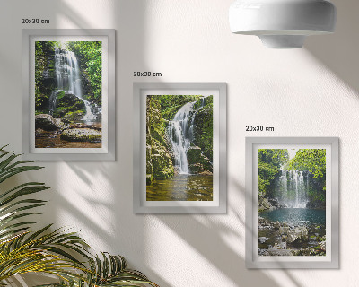 Ensemble de 3 tableaux Cascades dans un cadre verdoyant avec des pierres et de l'eau