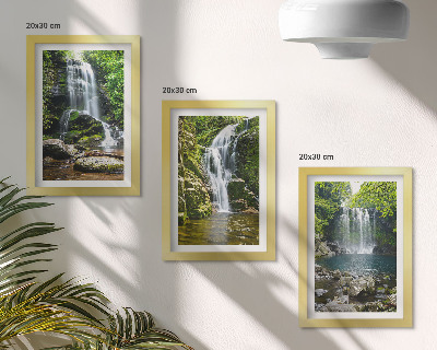 Ensemble de 3 tableaux Cascades dans un cadre verdoyant avec des pierres et de l'eau