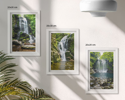 Ensemble de 3 tableaux Cascades dans un cadre verdoyant avec des pierres et de l'eau