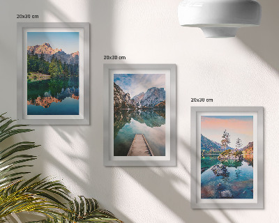 Mur de cadres Lacs de montagne avec reflets dans l'eau et la forêt