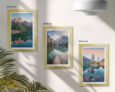 Mur de cadres Lacs de montagne avec reflets dans l'eau et la forêt