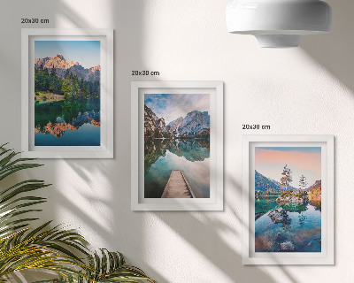 Mur de cadres Lacs de montagne avec reflets dans l'eau et la forêt