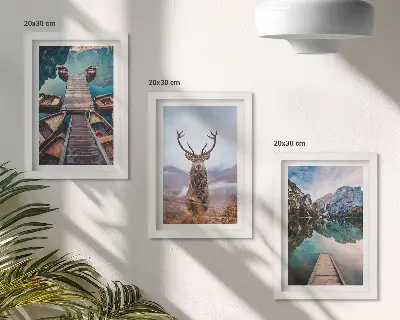 Ensemble de 3 tableaux représentant un lac avec des bateaux, des cerfs et un paysage montagneux