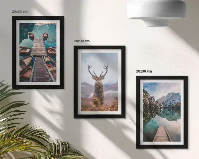 Ensemble de 3 tableaux représentant un lac avec des bateaux, des cerfs et un paysage montagneux