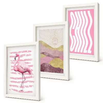 Mur de cadres avec motifs de flamants roses, paysage de montagne pastel et lettrage Chill