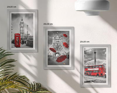 Lot de 3 tableaux Vues de Londres avec un parapluie rouge et un bus