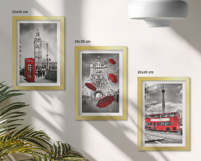 Lot de 3 tableaux Vues de Londres avec un parapluie rouge et un bus