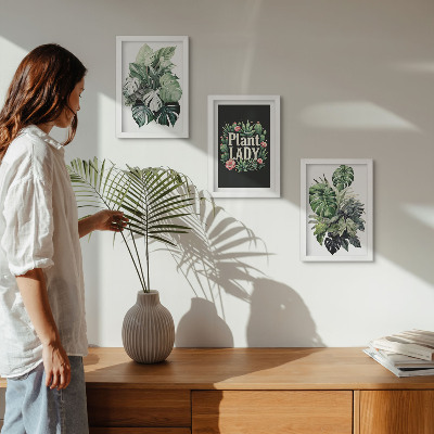 Mur de cadres Plantes tropicales avec l'inscription « La Dame aux Plantes » en vert