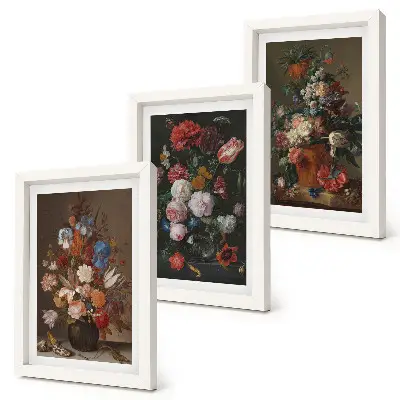 Mur de cadres fleurs en vases et compositions végétales vintage