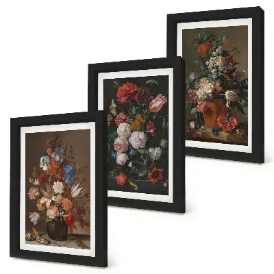 Mur de cadres fleurs en vases et compositions végétales vintage