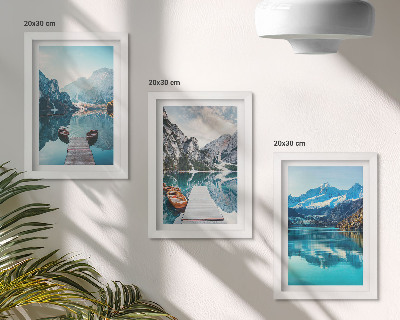 Mur de cadres Lacs de montagne avec des bateaux et des reflets dans l'eau
