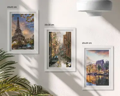 Ensemble de 3 tableaux représentant la tour Eiffel, les canaux de Venise et les rues d'Amsterdam