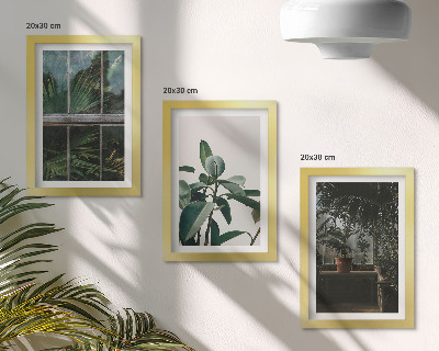 Mur de cadres Des feuilles vertes sur la fenêtre et des plantes à l'intérieur