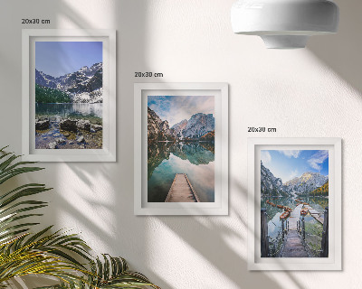 Mur de cadres Montagnes, lacs et jetées en bois sur l'eau