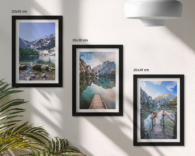 Mur de cadres Montagnes, lacs et jetées en bois sur l'eau