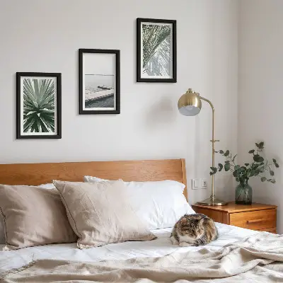 Ensemble de 3 tableaux représentant une plante à feuilles de palmier et une jetée en bois