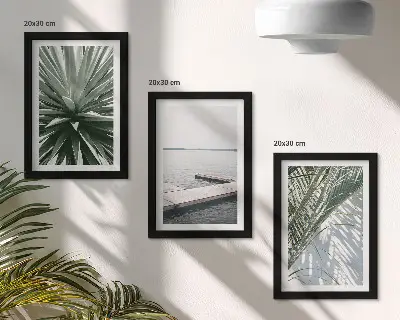 Ensemble de 3 tableaux représentant une plante à feuilles de palmier et une jetée en bois