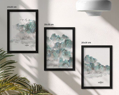 Mur de cadres Montagnes dans les nuages ​​avec des oiseaux et un bateau sur l'eau japandi